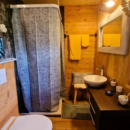 Mayen Praz Dau Lauc Charme Et Nature 4 Personnes בקתה *